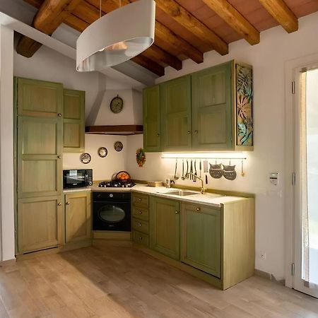 Cozy Tuscany Apartment With View Pescia Exterior foto